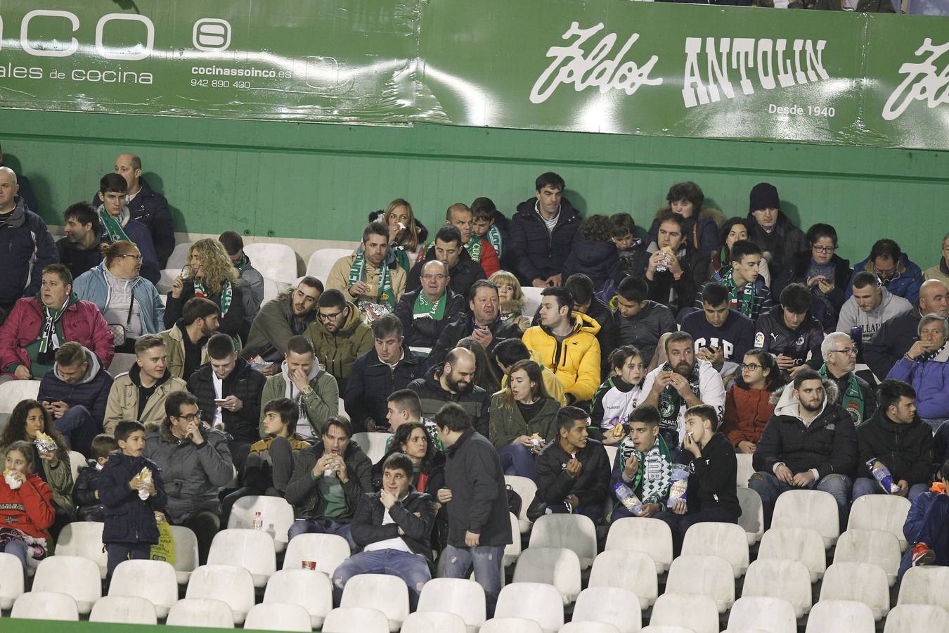 Fotos: Búscate si estuviste en la Tribuna Este de los Campos de Sport