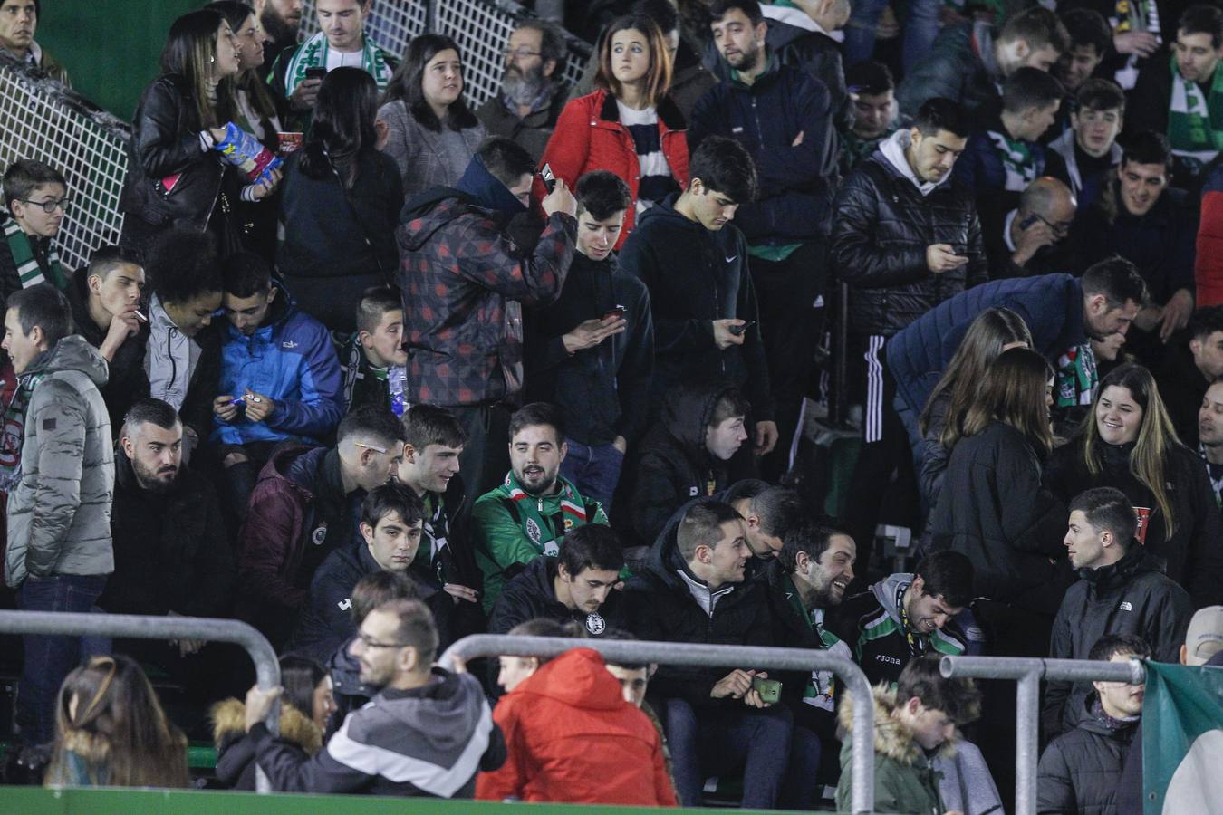 Fotos: Búscate si estuviste en la Tribuna Norte de los Campos de Sport