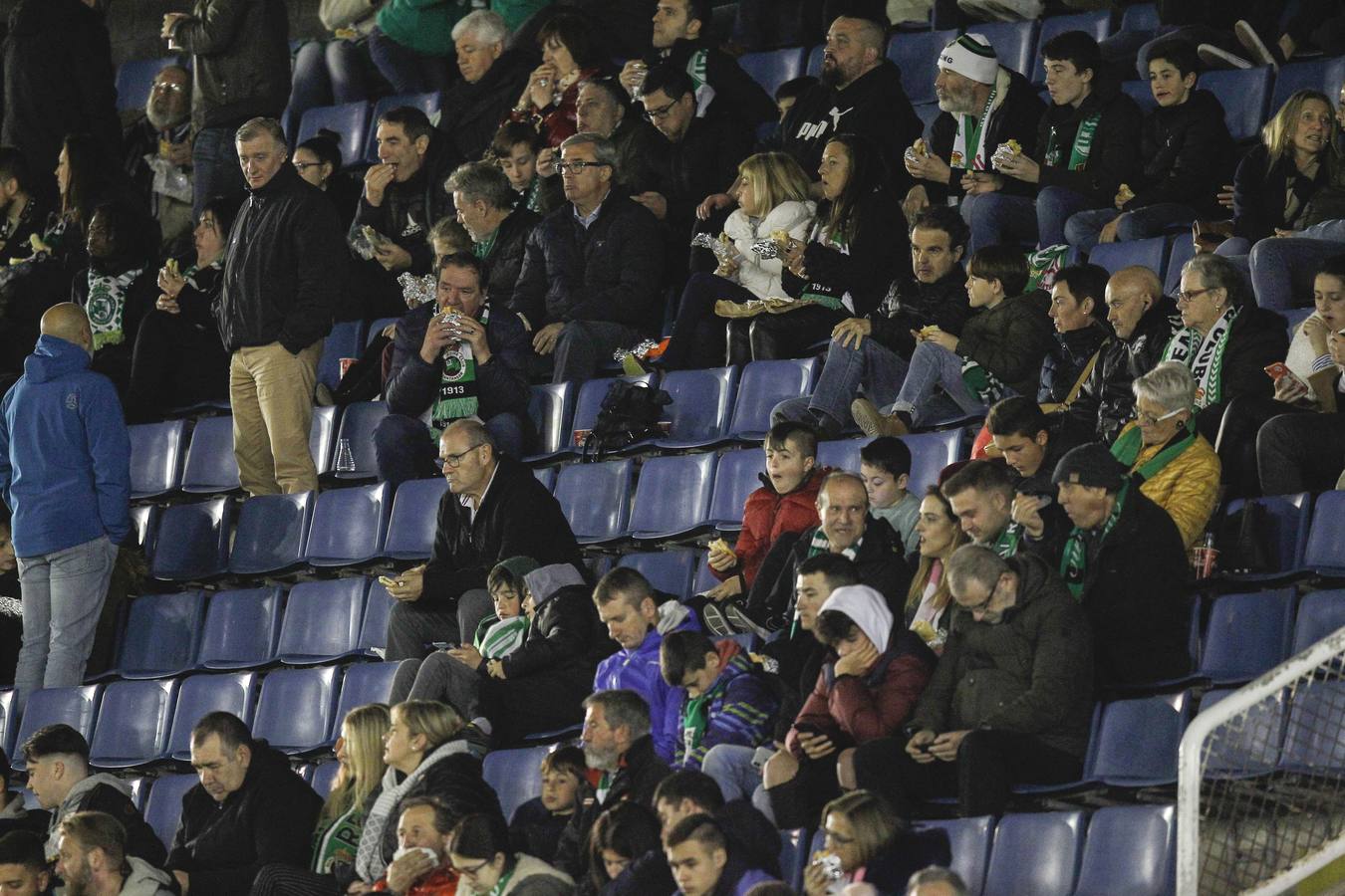 Fotos: Búscate si estuviste en la Tribuna Sur de los Campos de Sport