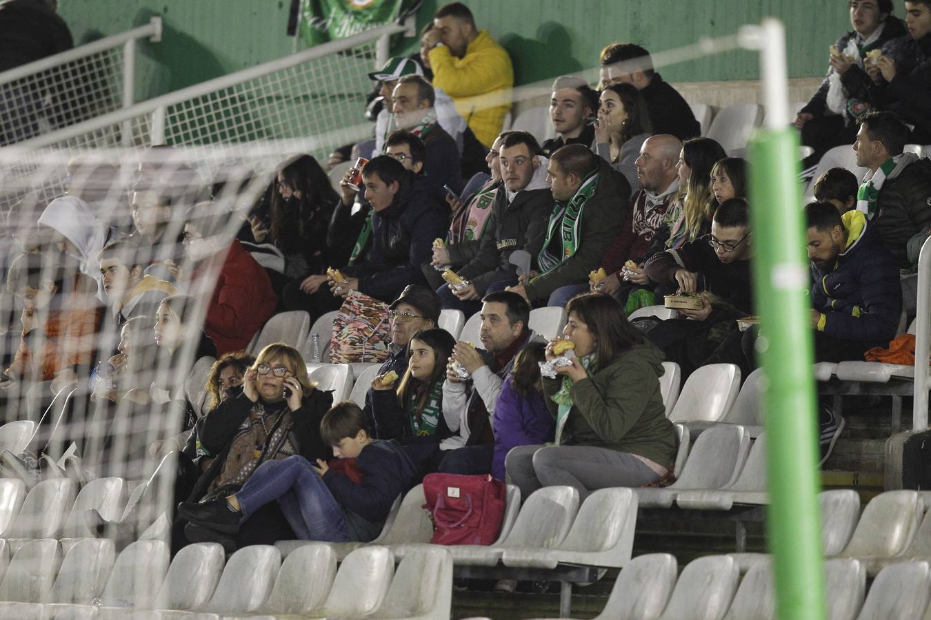 Fotos: Búscate si estuviste en la Tribuna Sur de los Campos de Sport