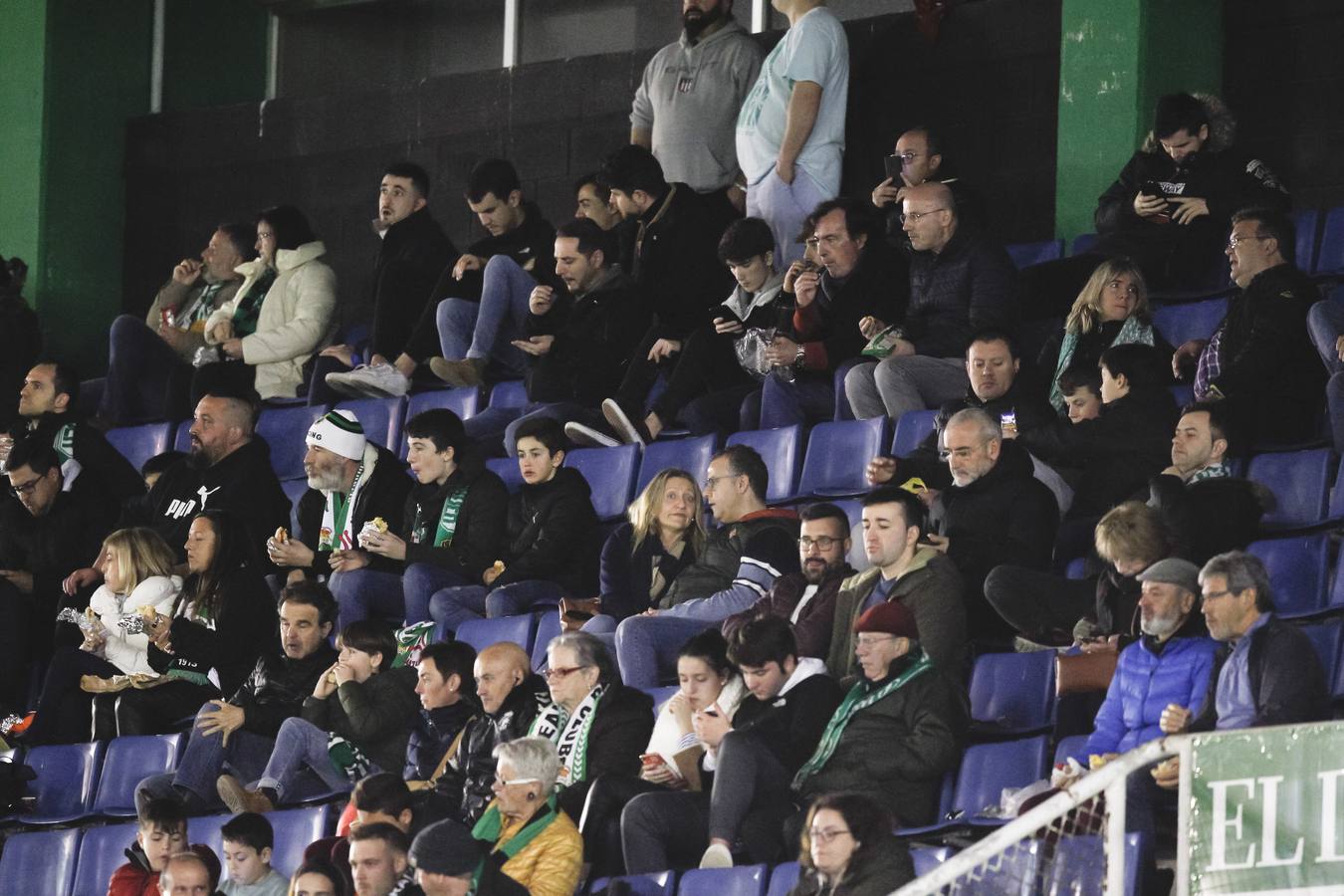 Fotos: Búscate si estuviste en la Tribuna Sur de los Campos de Sport