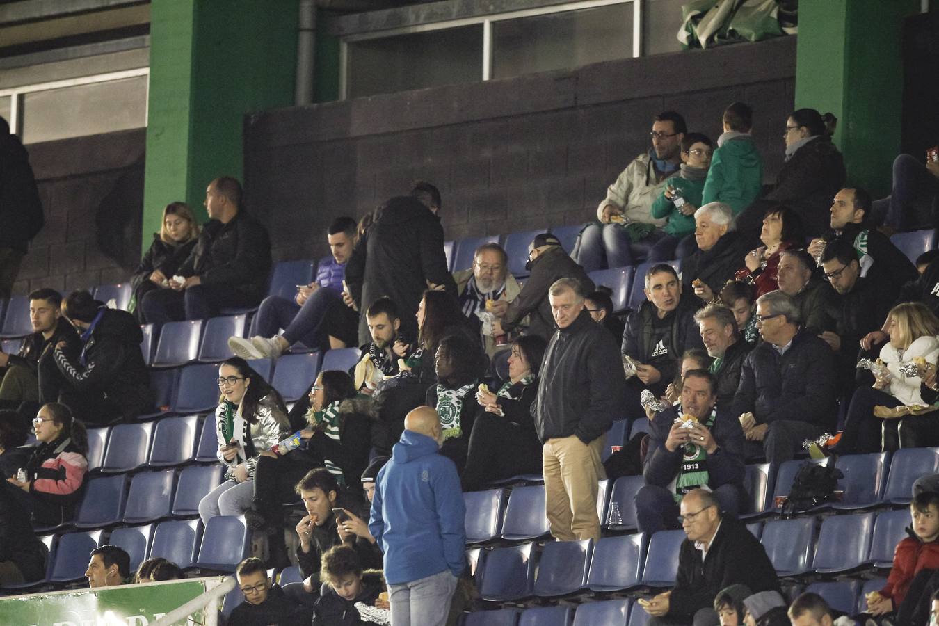 Fotos: Búscate si estuviste en la Tribuna Sur de los Campos de Sport