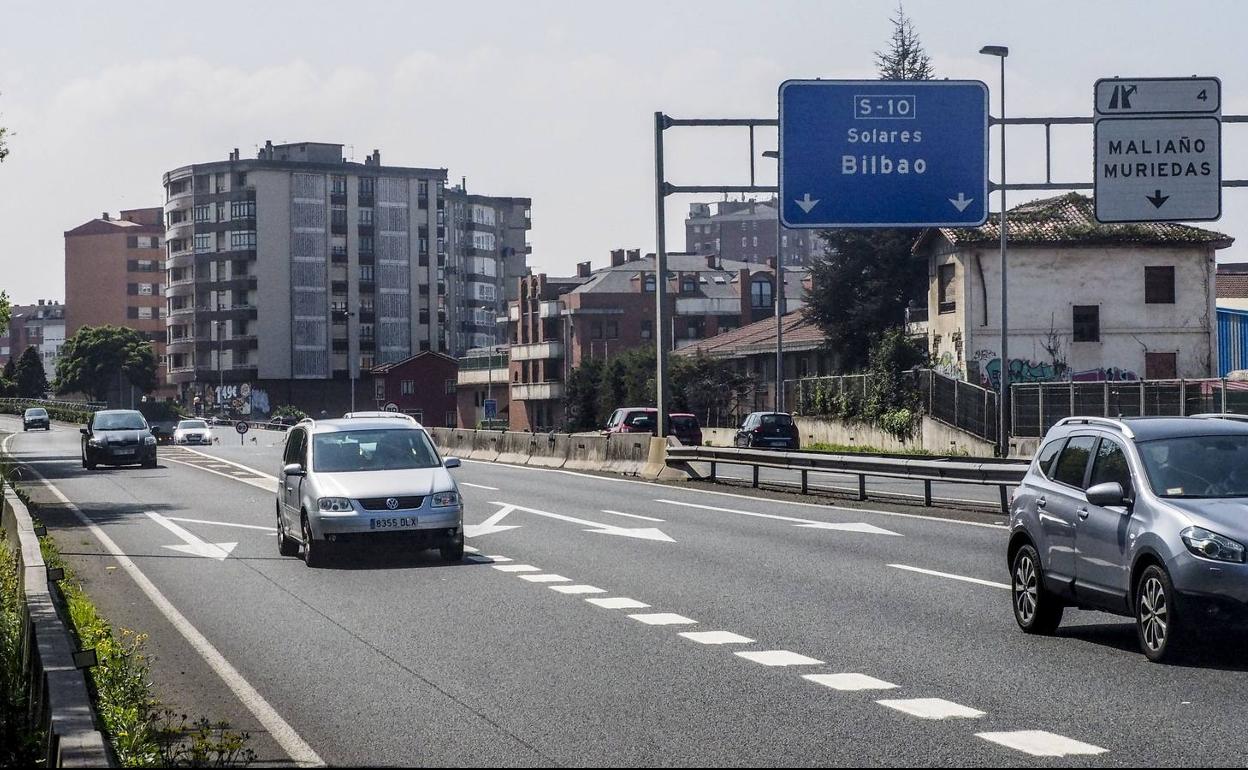 Imagen de archivo de la S-10 a la altura de Maliaño.
