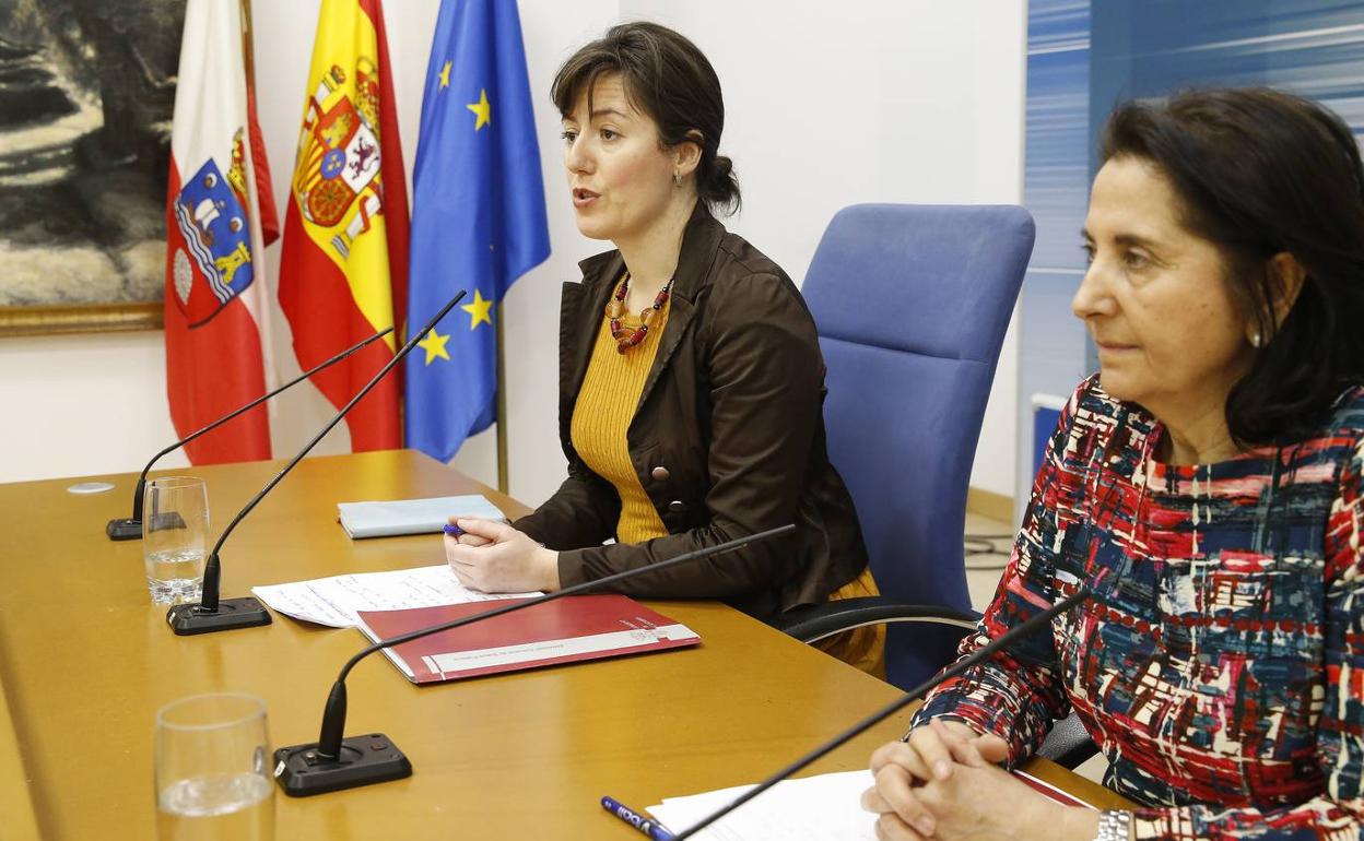 Paloma Navas y Carmen Fariñas.