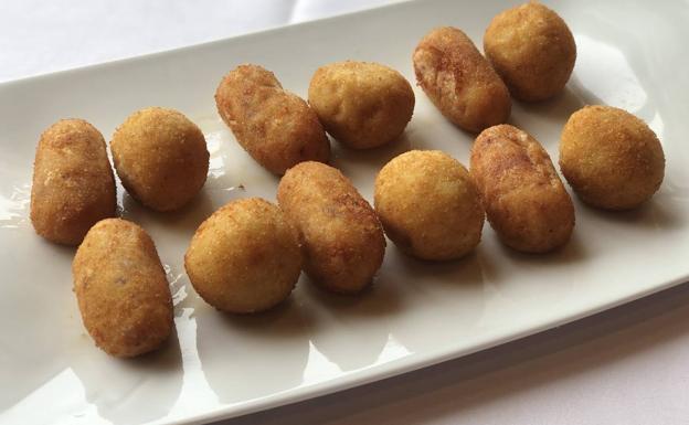 Tabla de croquetas de la casa. 
