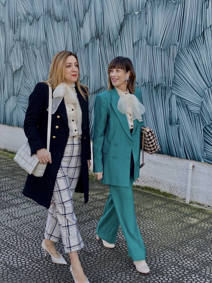 Gema de Luelmo y Rosa Melgar mostrarán en @dos._styles cómo viven la moda, nos darán ideas sobre cómo combinar prendas que tenemos en el armario y cómo lucir las nuevas tendencias. En esta ocasión nos muestran cómo sacar partido a una blusa de organza con gran lazada.