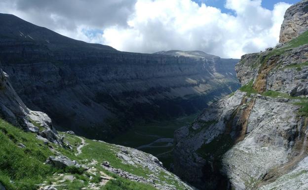 Imagen principal - Monte Perdido: paisajes, cascadas y la temible Escupidera