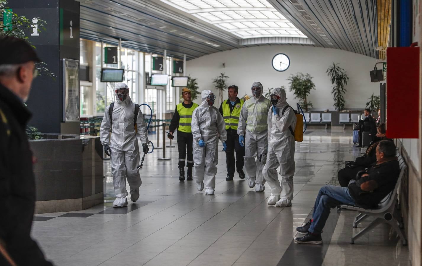 El Ministerio de Defensa desplaza a la región a 97 militares y 30 vehículos para tareas de vigilancia, concienciación ciudadana y desinfección en la lucha contra la pandemia