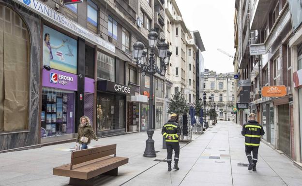 Menos gente en las calles en el segundo día laboral del confinamiento