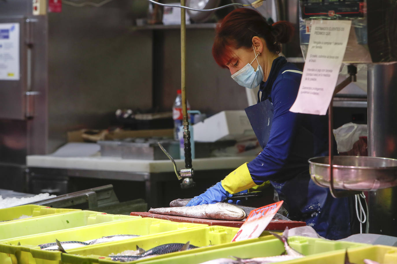 Fotos: Las insólitas imágenes del Mercado de la Esperanza un sábado de confinamiento