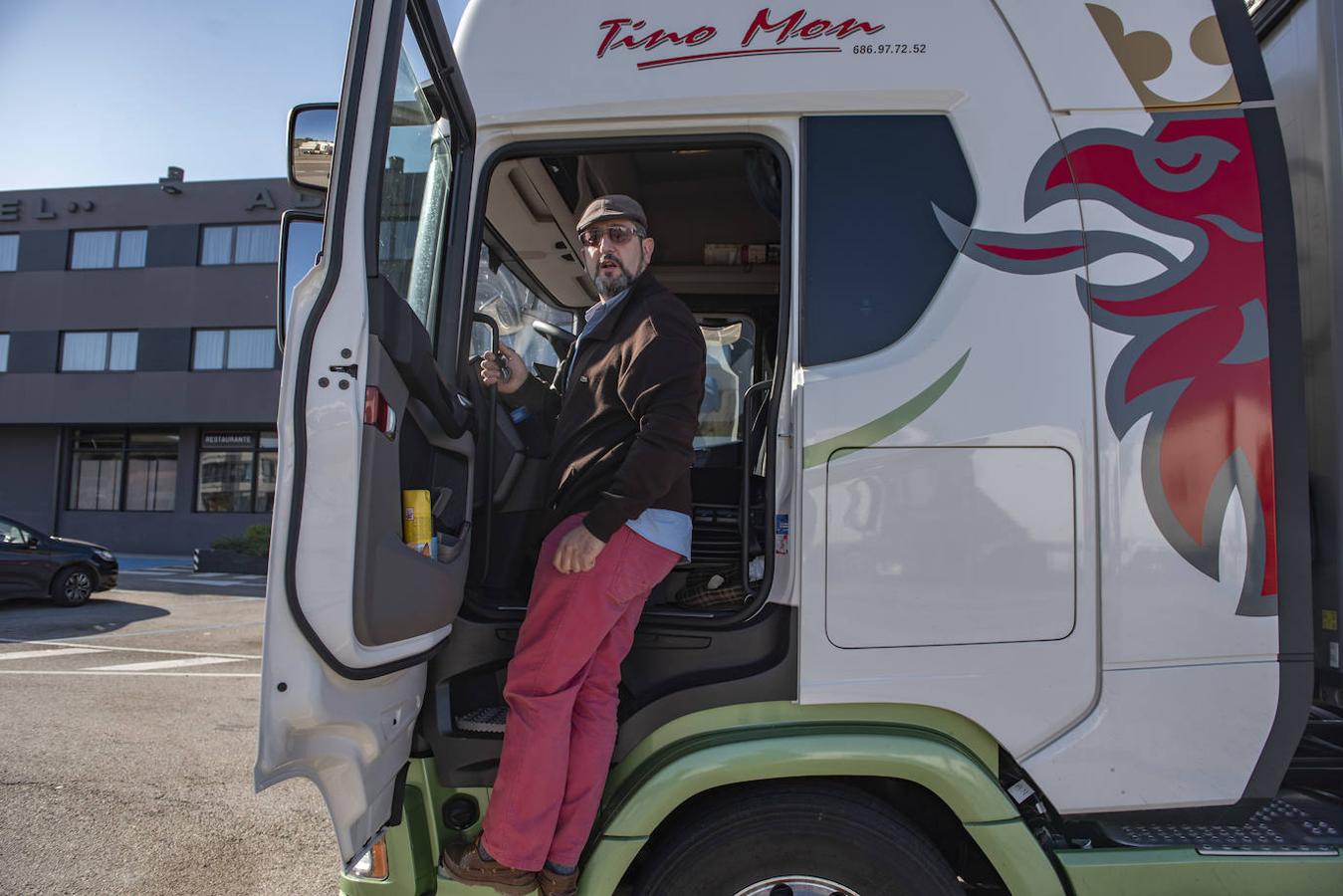 Fotos: Los transportistas piden ayuda a las estaciones de servicio