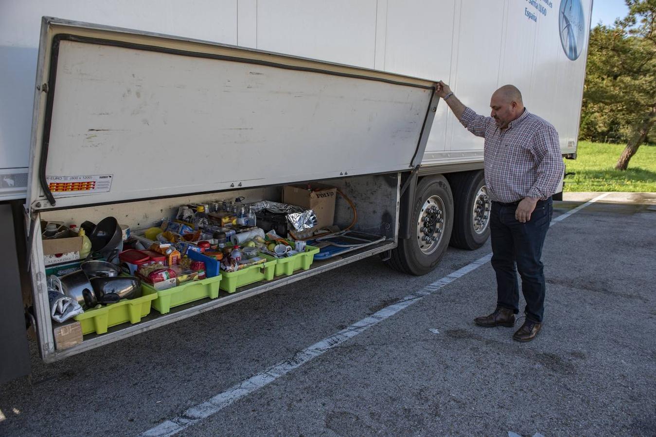 Fotos: Los transportistas piden ayuda a las estaciones de servicio