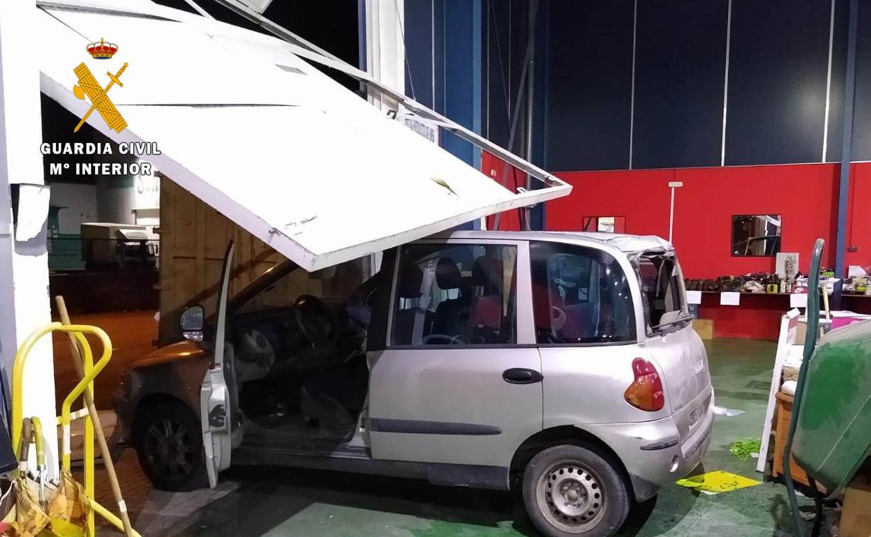Vehículo que utilizaban los delincuentes