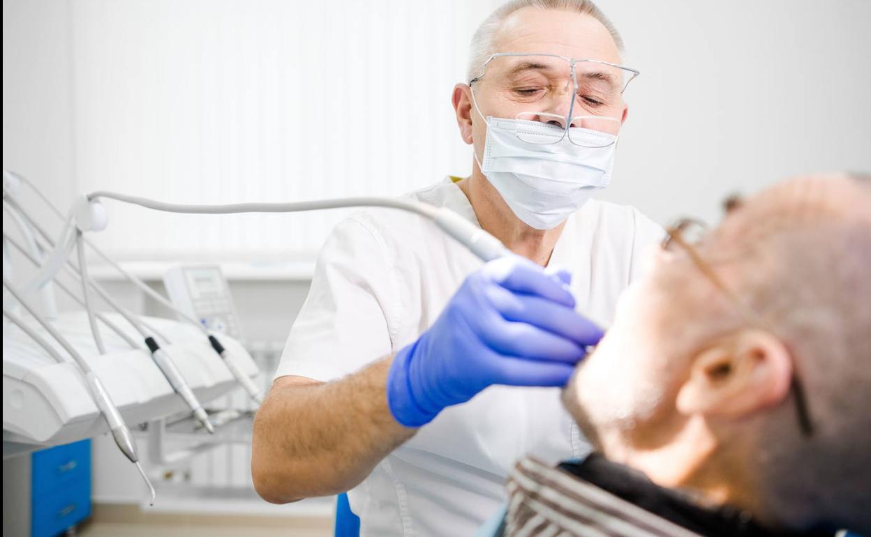 Los colegios profesionales sanitarios piden el cierre de sus consultas