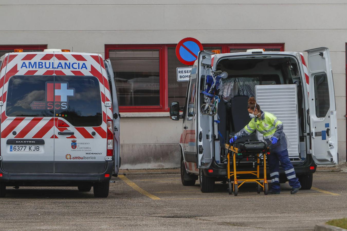 El centro queda íntegramente reservado para la atención de personas contagiadas con el virus y aliviar así la demanda de ingresos que vive estos días Valdecilla.