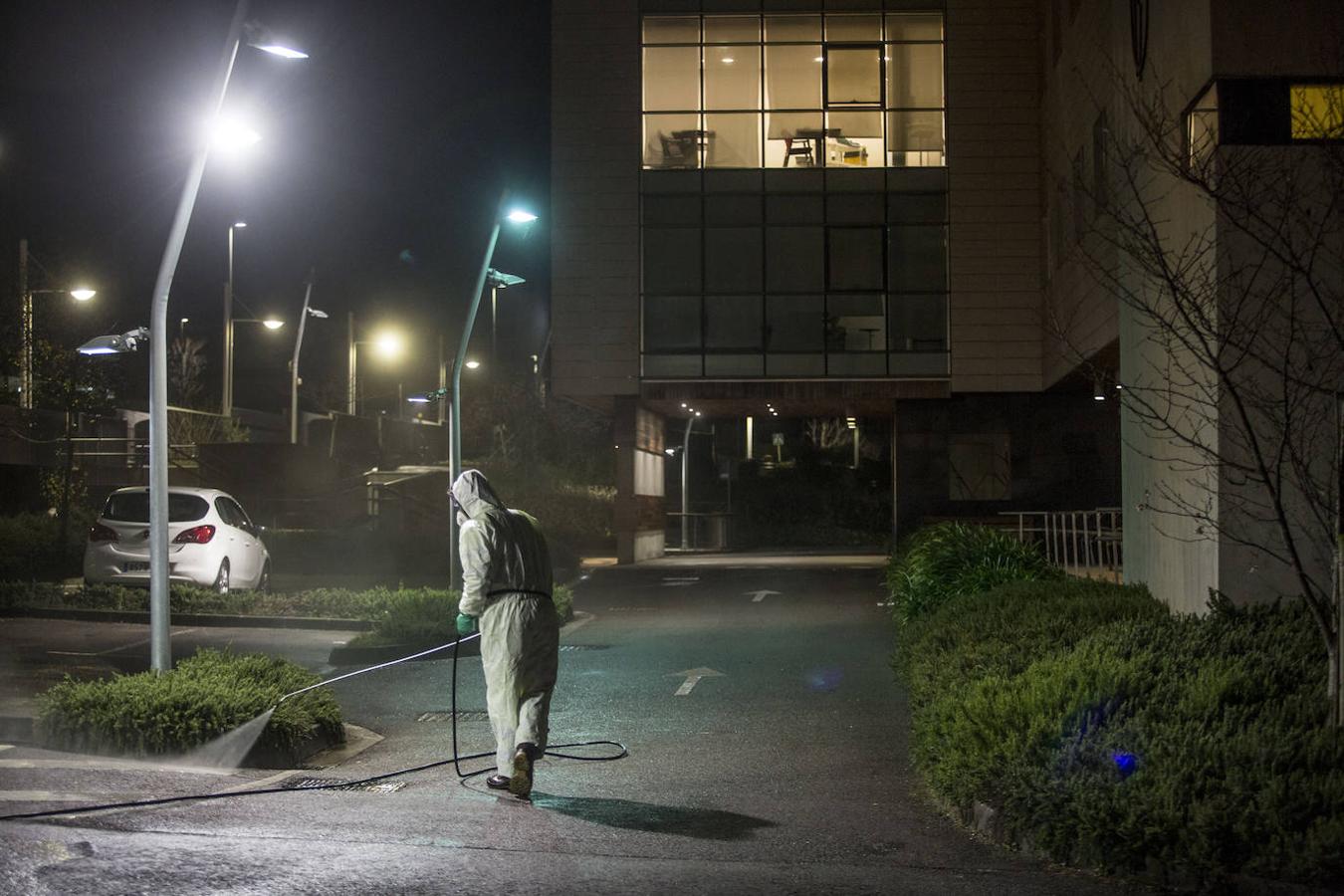 Fotos: Trabajos nocturnos de desinfección