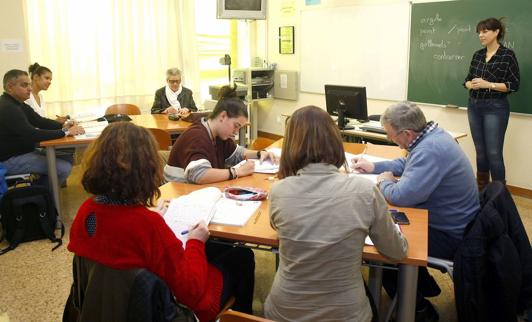 Clases de inglés en la Escuela Oficial de Idiomas de Torrelavega.