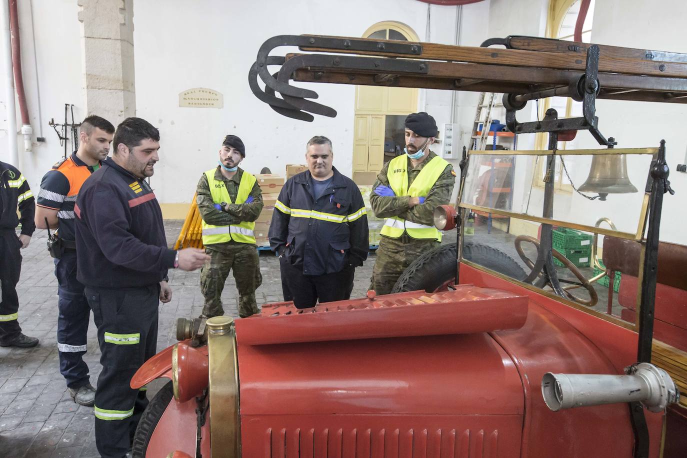 Fotos: El Ejercito patrulla por Santander