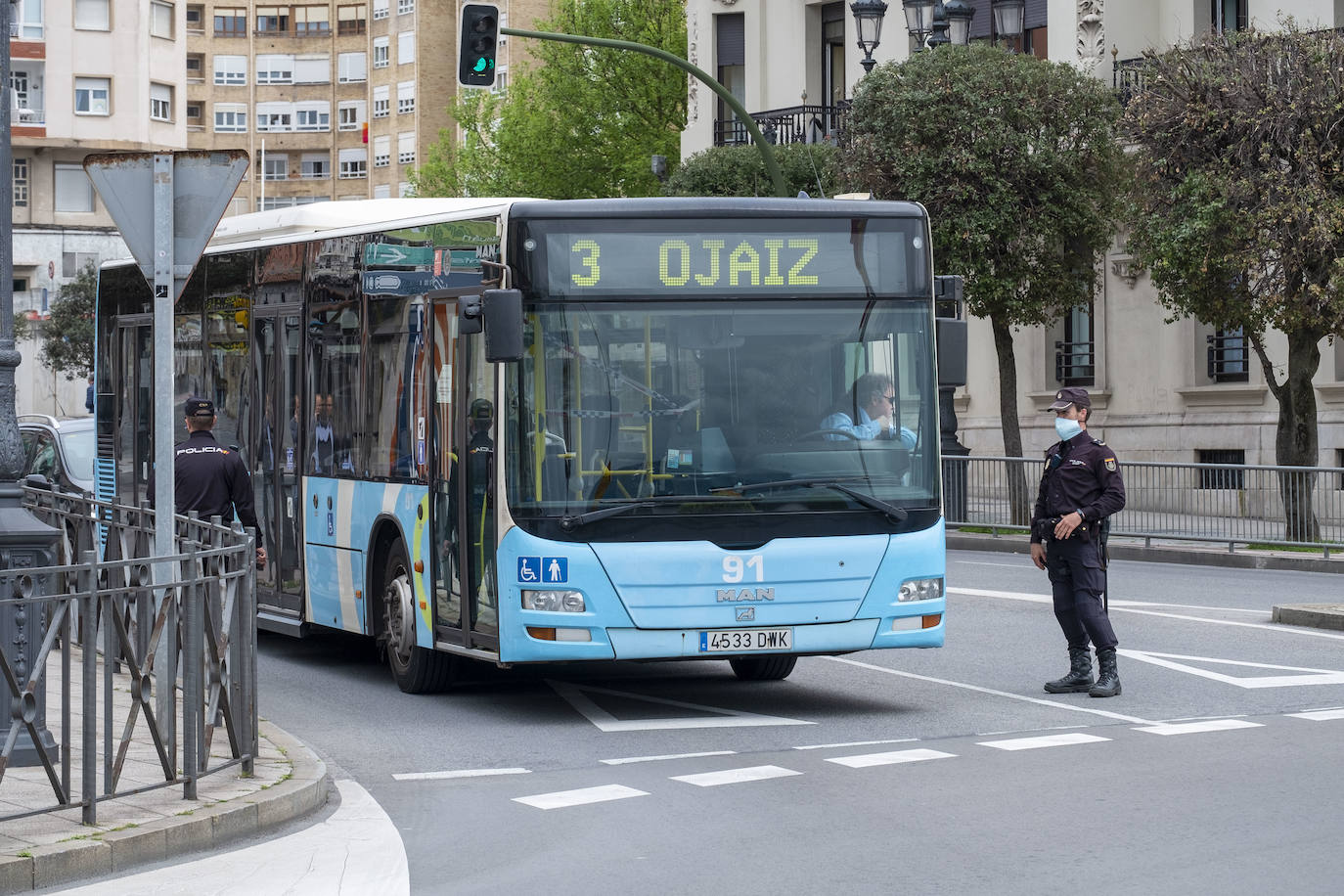 Imágenes de la zona de El Sardinero en este Viernes Santo.