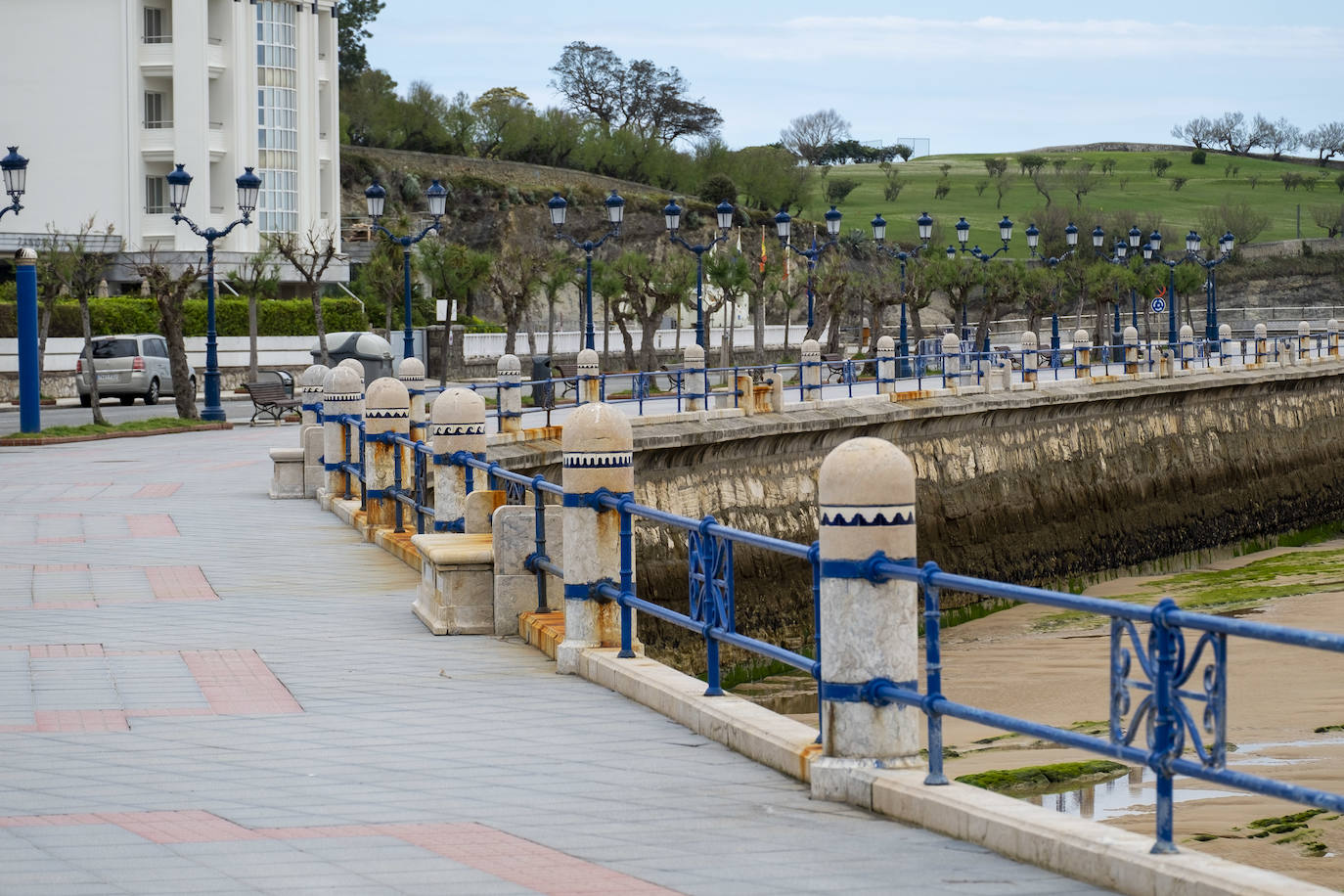 Imágenes de la zona de El Sardinero en este Viernes Santo.