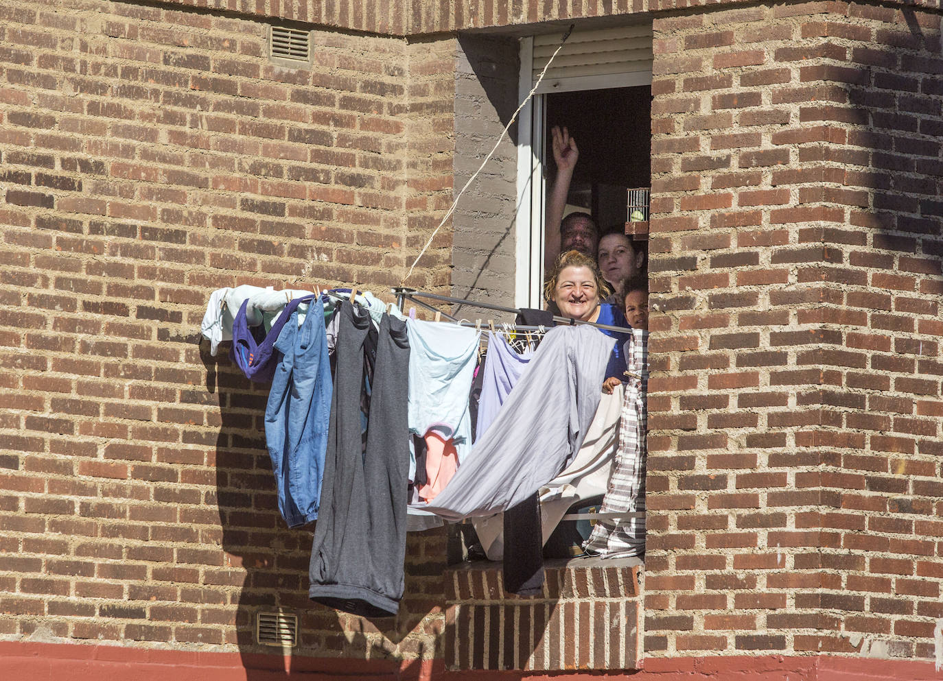 Fotos: Conversaciones de balcón en La Albericia
