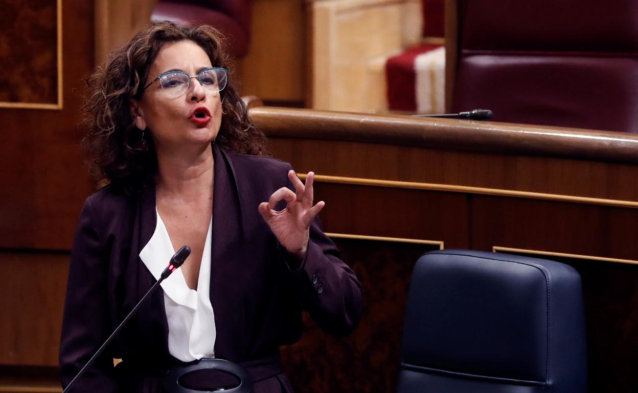 La ministra de Hacienda y portavoz del Gobierno, María Jesús Montero, el miércoles en el Congreso.