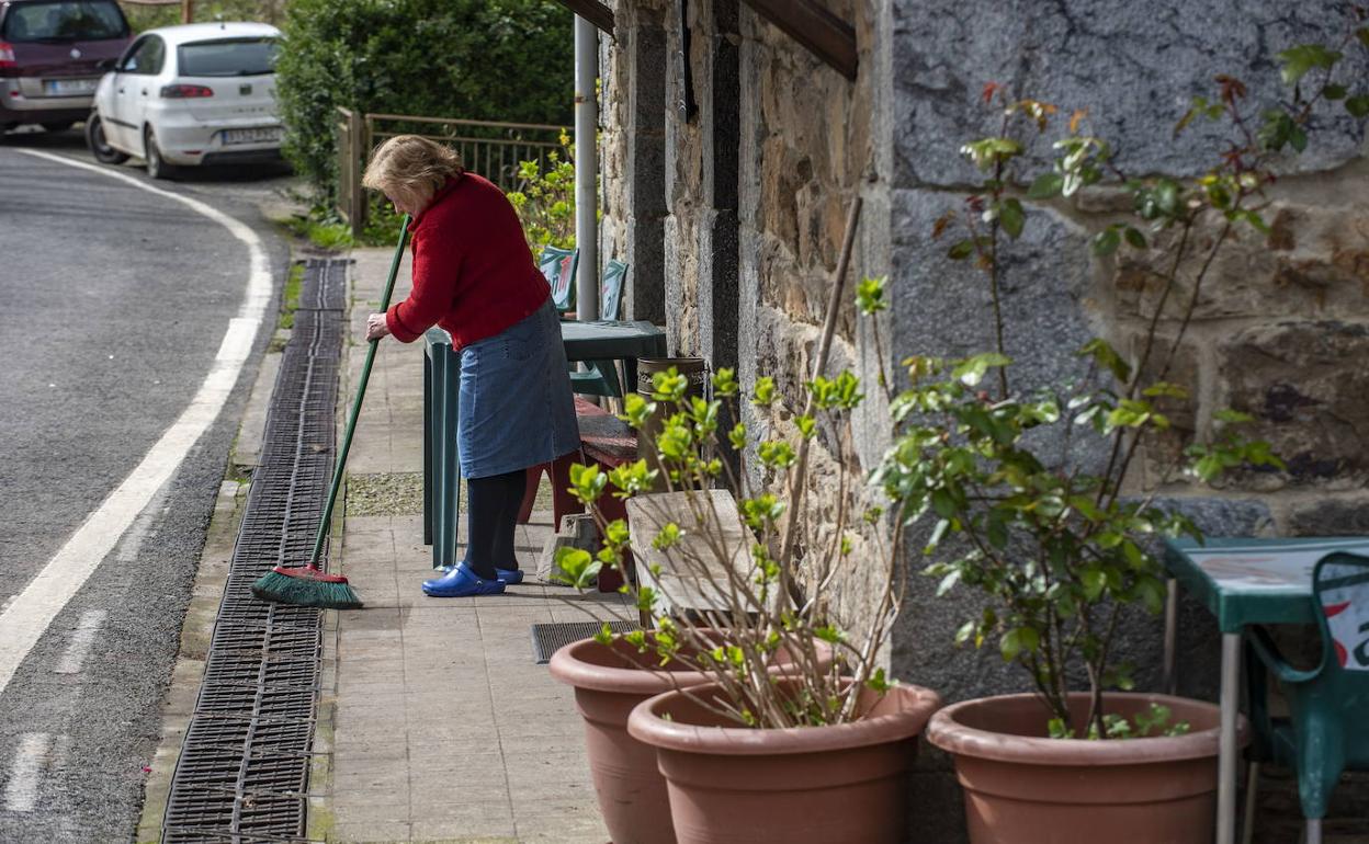 Cantabria prepara un plan de desescalada en el que «la vuelta a la normalidad será más rápida en áreas rurales»