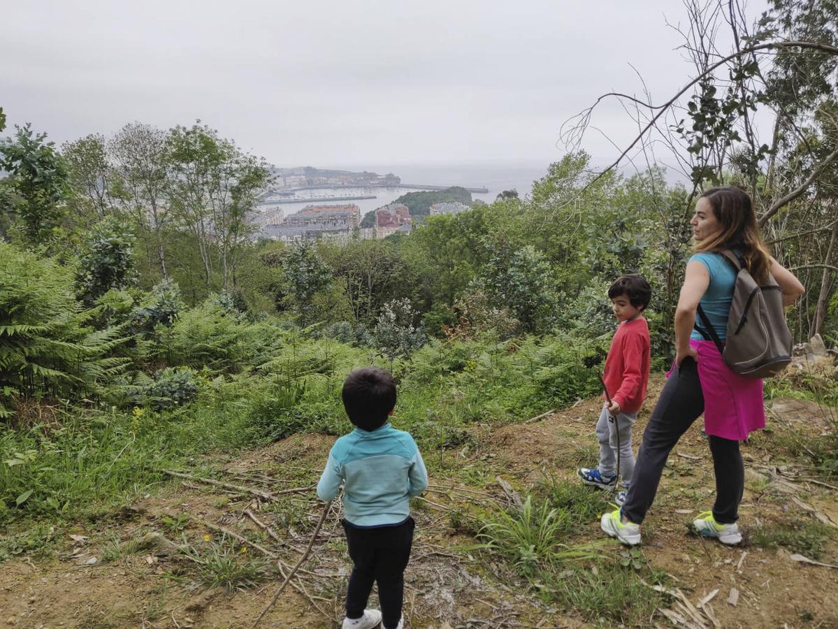 Fotos: Los niños disfrutan en distintos puntos de Cantabria