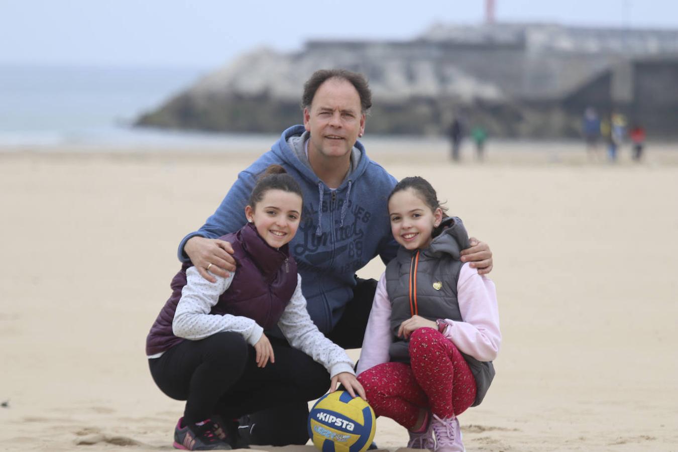 Fotos: Los niños disfrutan en distintos puntos de Cantabria