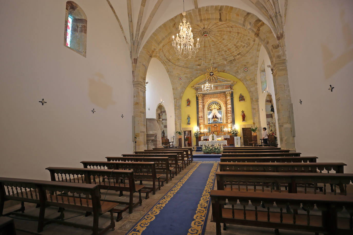 Fotos: San Vicente de la Barquera vive La Folía desde el confinamiento