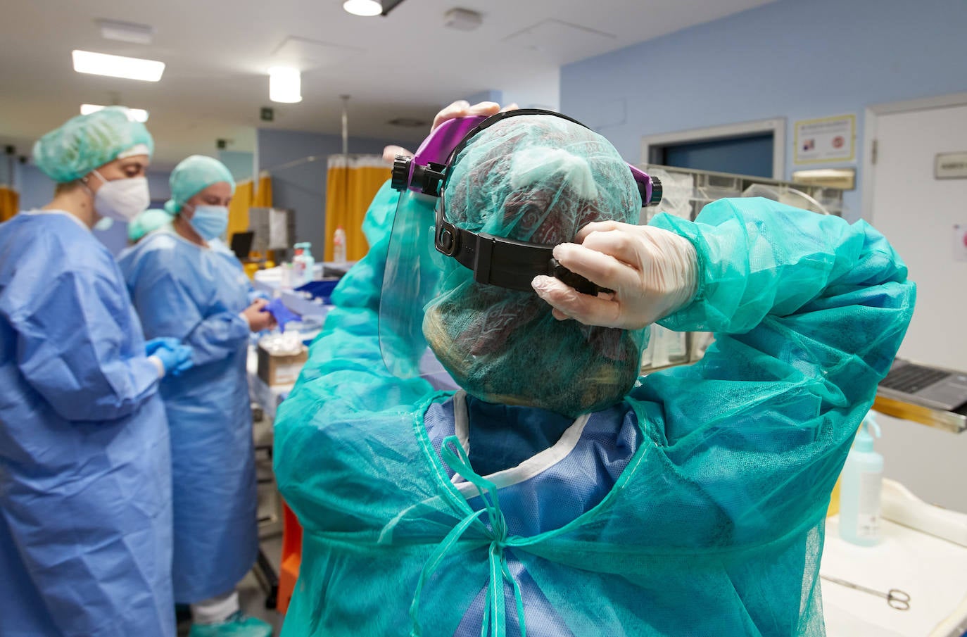 Fotos: Así han trabajado los profesionales sanitarios de Valdecilla contra el coronavirus