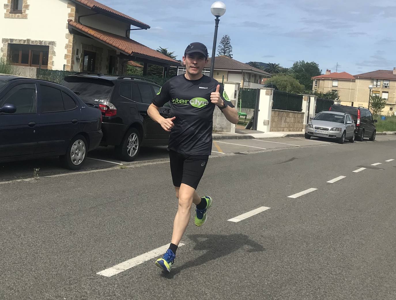 Mario Cerro, jefe de la sección de Local, corriendo este sábado por su pueblo, Cicero.