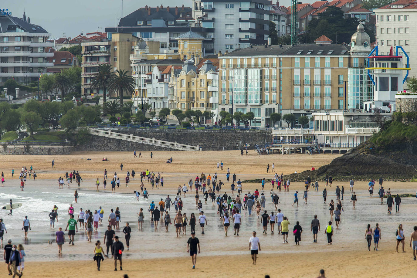 Fotos: Los santanderinos aprovechan el día de playa