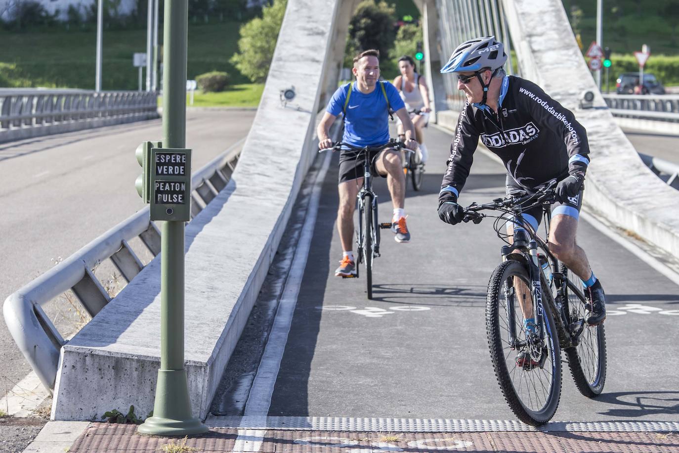 Fotos: De paseo y haciendo deporte este soleado miércoles, aún en estado de alarma