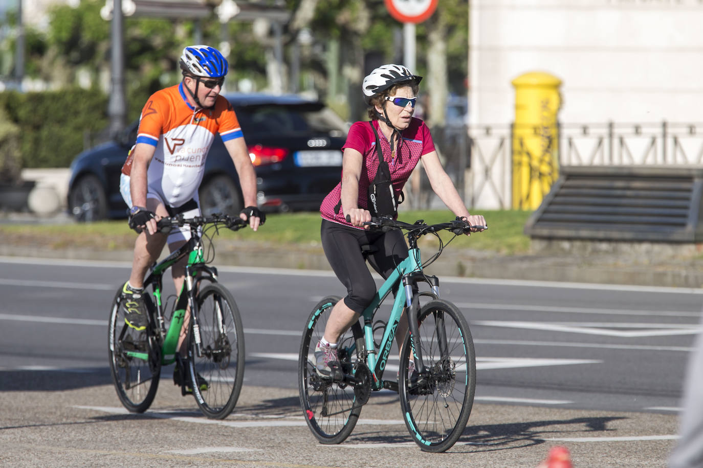 Fotos: De paseo y haciendo deporte este soleado miércoles, aún en estado de alarma