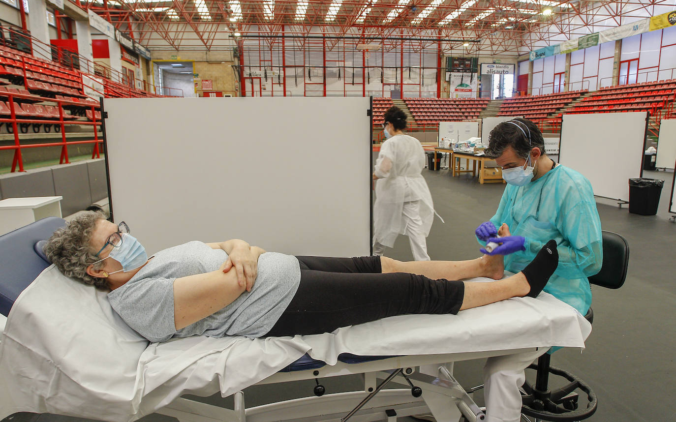 El pabellón acoge desde el pasado lunes la atención ambulatoria de rehabilitación, fisioterapia, logopedia y terapia ocupacional del Hospital Sierrallana,