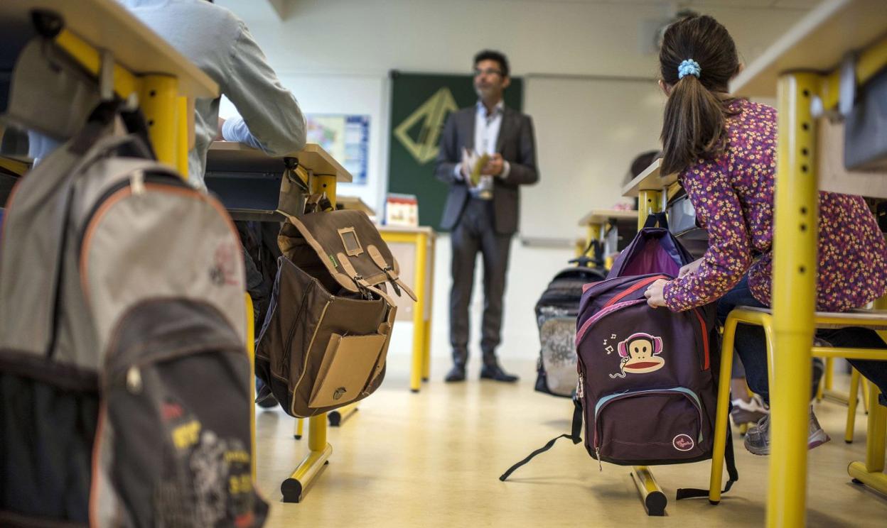 La hipótesis del regreso voluntario del alumnado a las aulas no tiene el respaldo de muchos docentes y sindicatos. 