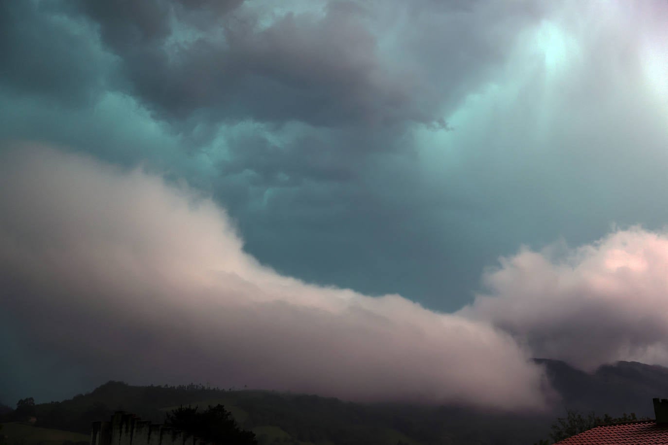 Fotos: Noche de tormenta en Cabezón