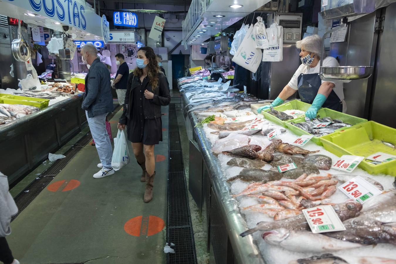 El Mercado de la Esperanza limita a 70 personas el aforo en la planta del pescado.