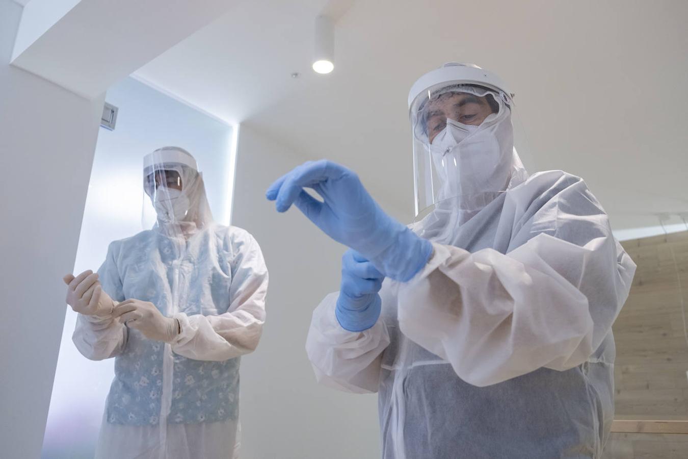 Los dentistas se preparan para reanudar desde el lunes la actividad plena provistos de protección y el sector garantiza que «no subirá los precios».