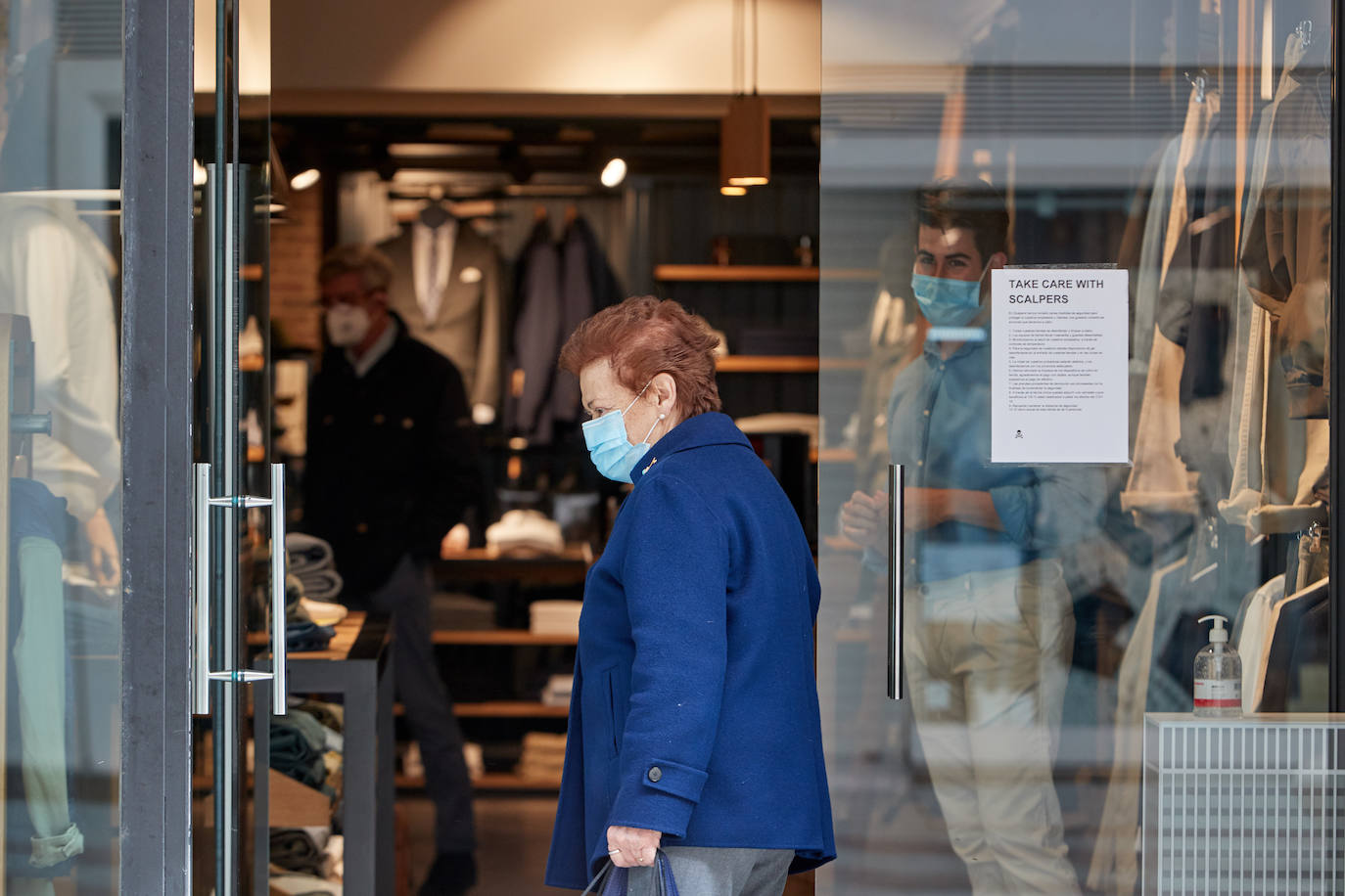 Más del 80% del comercio ha abierto sus puertas en la fase 1 de la desescalada, manteniendo las distancias entre clientes e introduciendo las medidas sanitarias obligatorias.