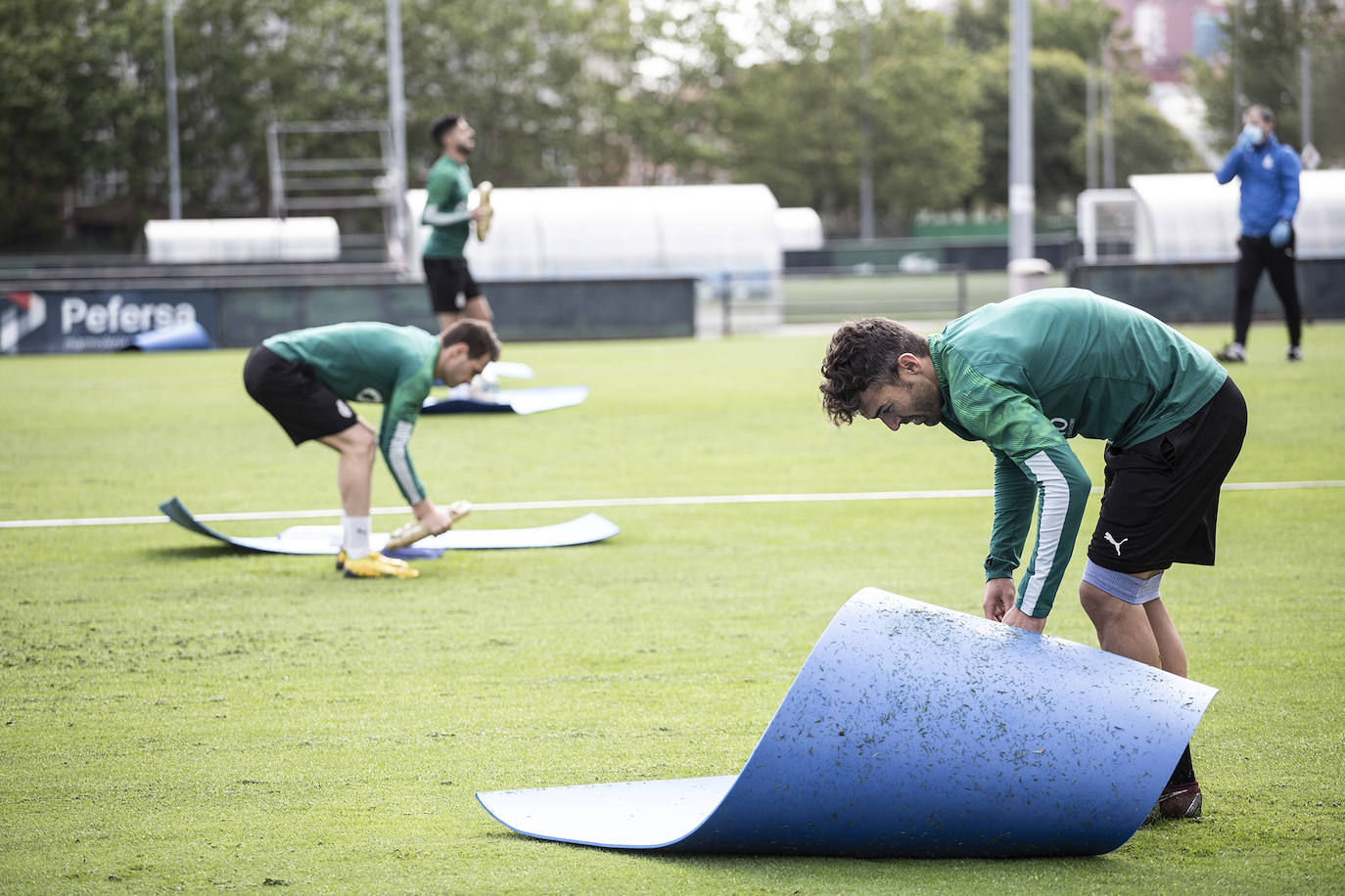 El equipo verdiblanco ha regresado a los entrenamientos dos meses después tras el parón motivado por la crisis sanitaria del coronavirus.