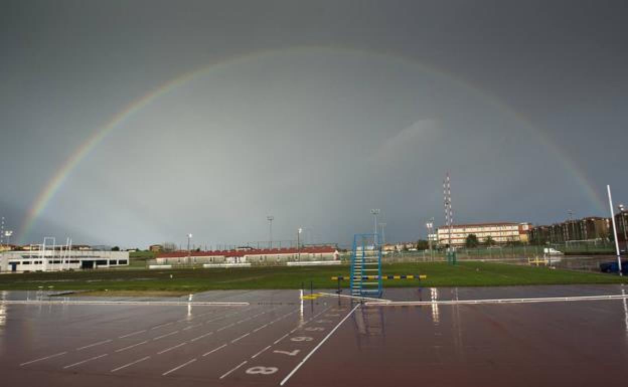 Imagen de las pistas de atletismo del Complejo Ruth Beitia.