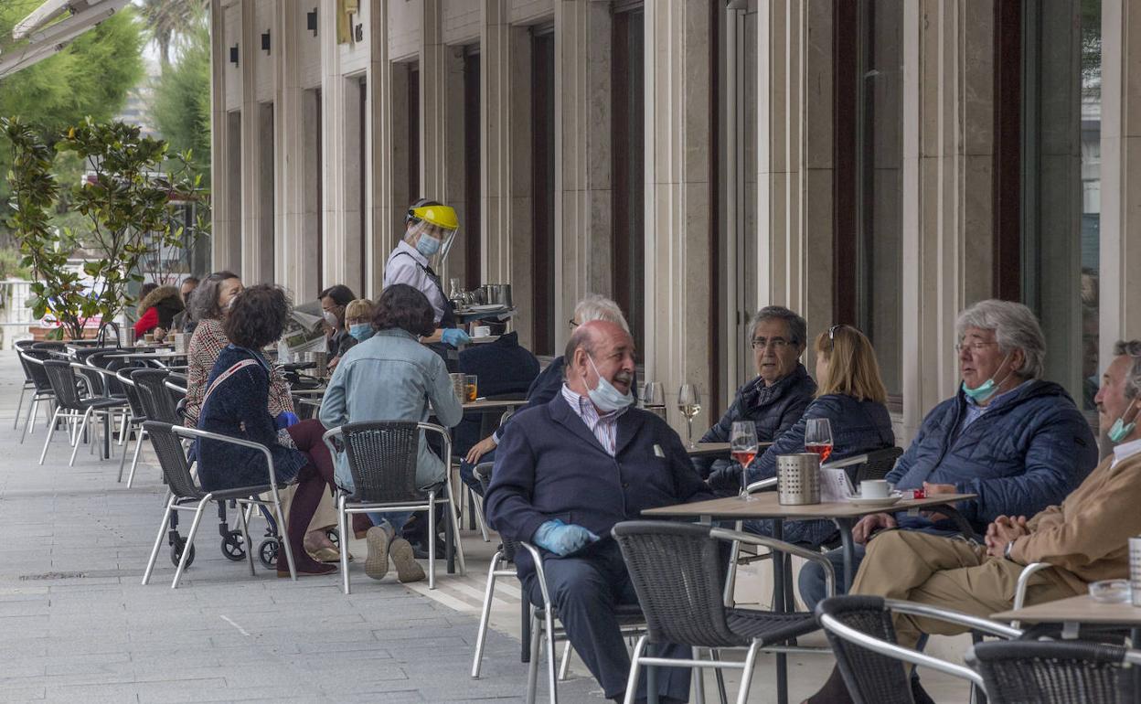 La terraza del restaurante Maremondo, en El Sardinero.