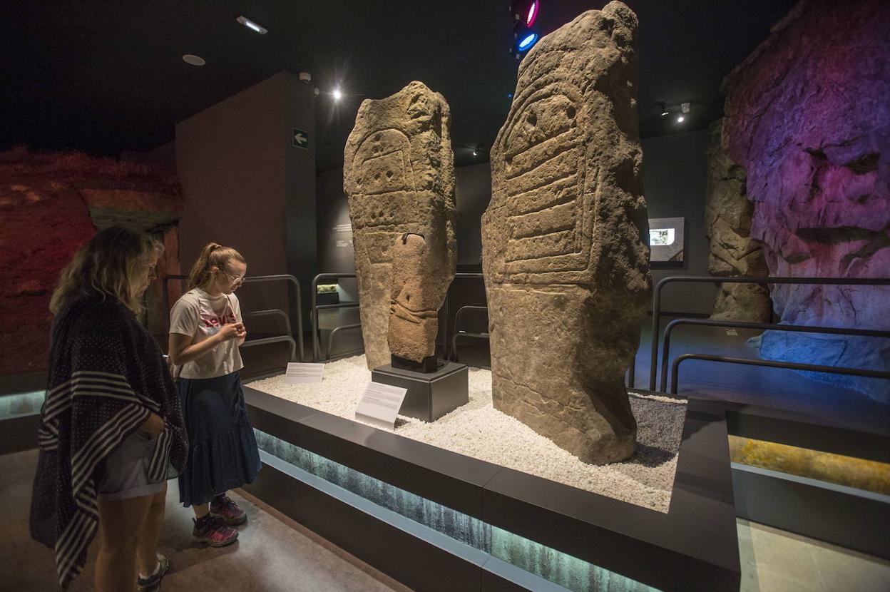 Imagen de archivo de una visita en el Museo de Prehistoria, que está pendiente de su ubicación y es uno de los referentes de esta celebración. 