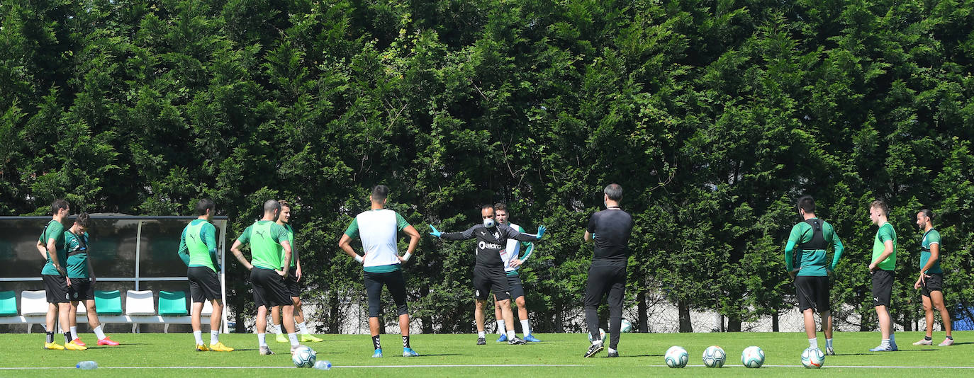 Fotos: Primer entrenamiento en grupo del Racing tras el desconfinamiento