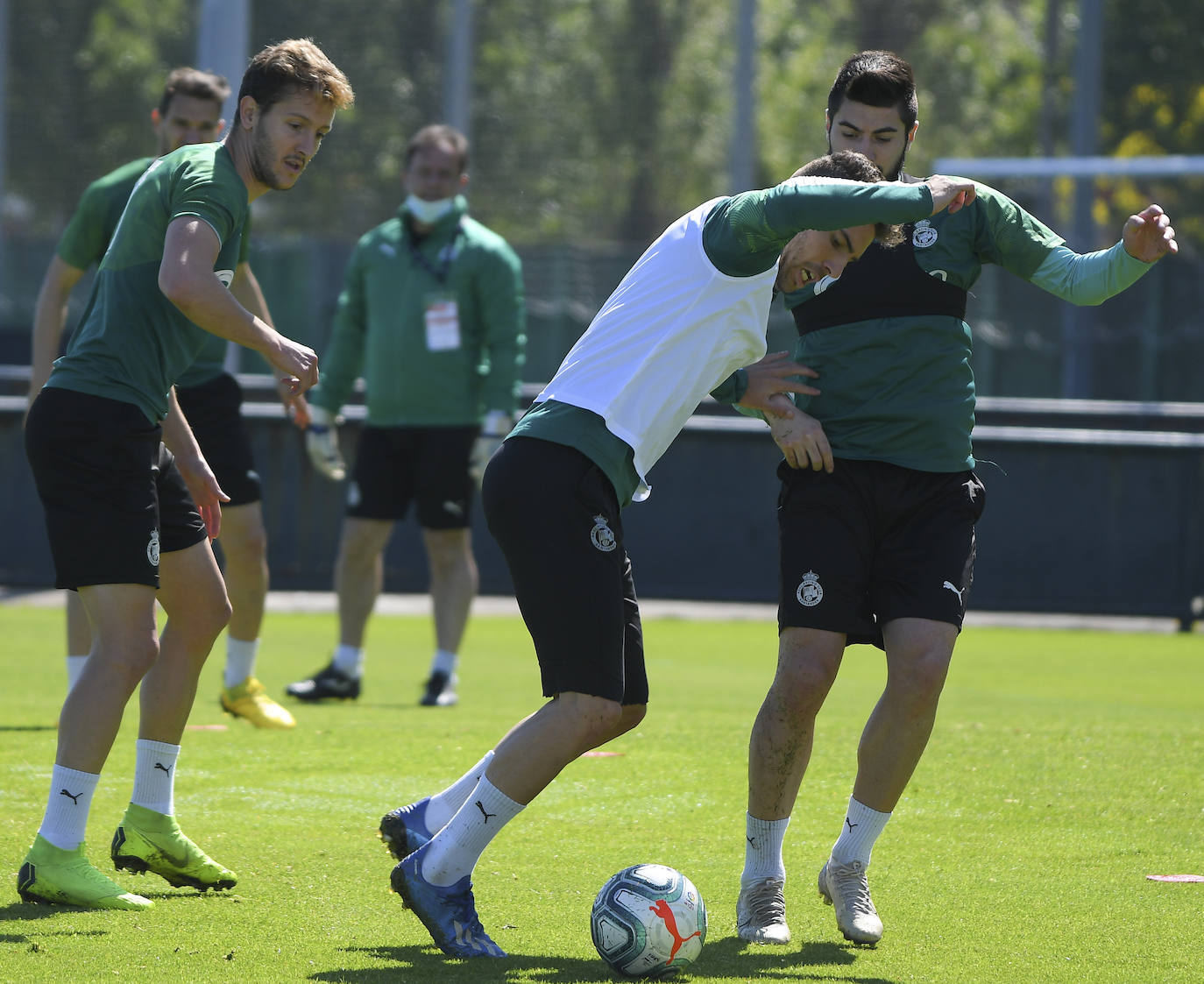 Fotos: El Racing sigue preparando su regreso a la competición