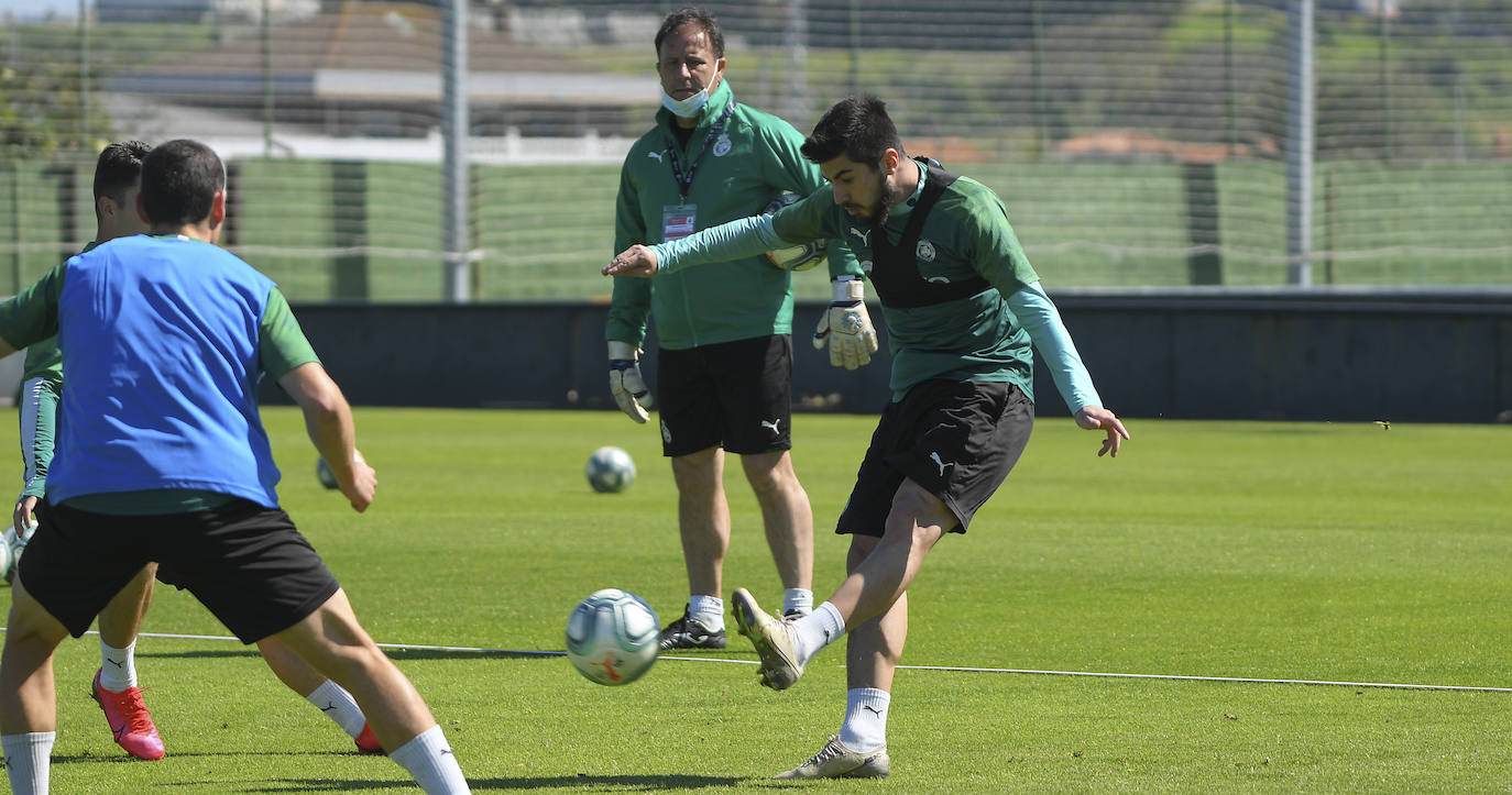 Fotos: El Racing sigue preparando su regreso a la competición