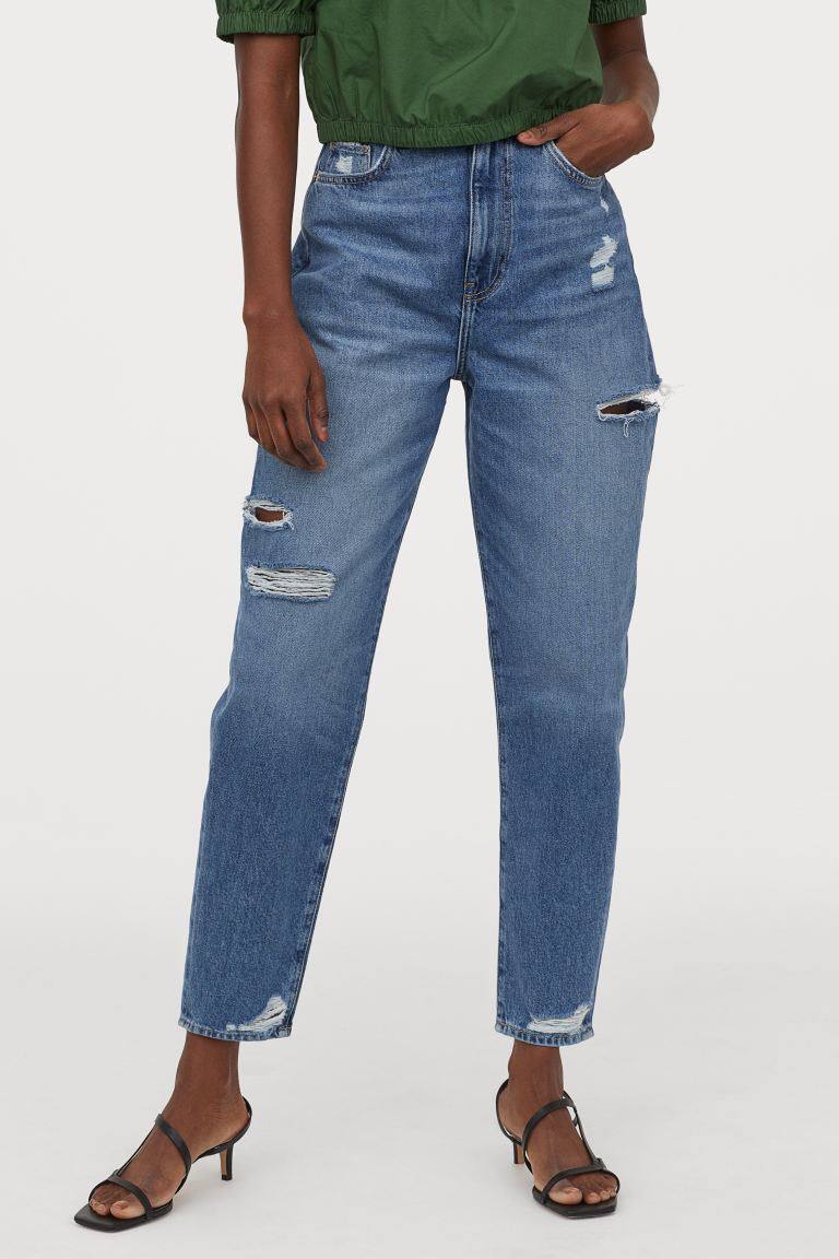 'Jeans mom loose fit ultra high' de H&M, 29,99 euros.