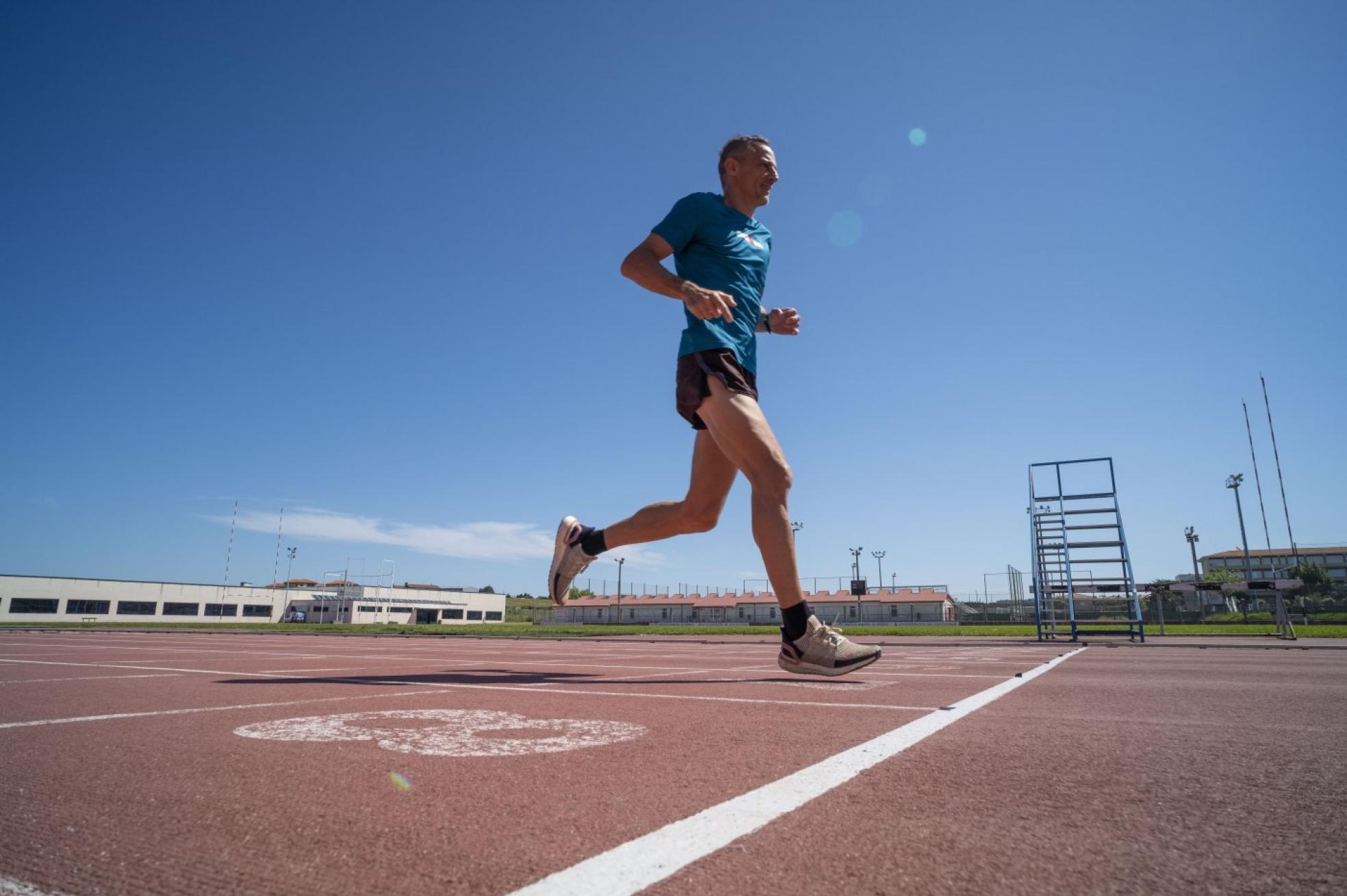 David Blanco fue el primer atleta que regresó al tartán ya que la mayoría de corredores prefirió el turno de tarde. 